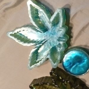 maple leaf ash trays and grinders all handmade you can choose the colors you